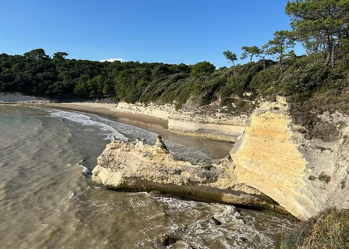 Des Fleurs Villa Cozes